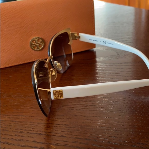 Sunglasses - Picture 3 of 3